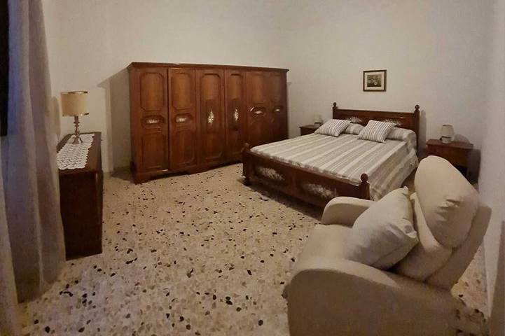 Stone farmhouse surrounded by greenery with shared pool in Putignano, Region de Bari