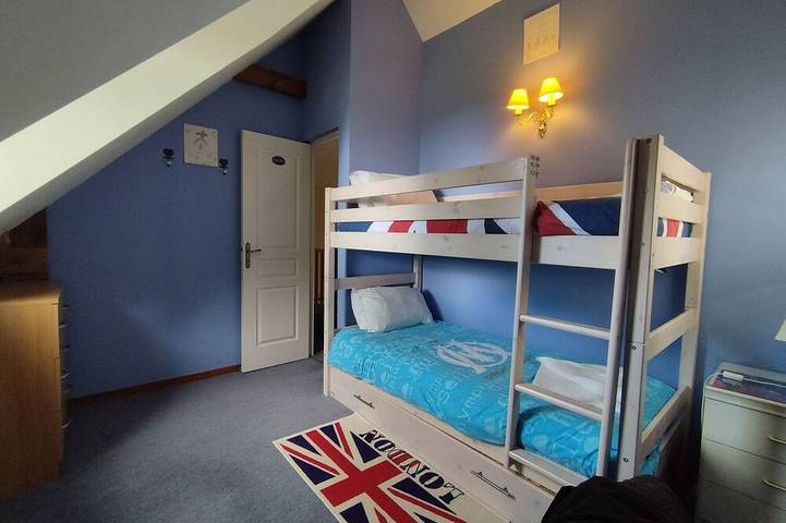 Location de vacances pour 5 personnes, avec piscine et jardin à Langoëlan - 4