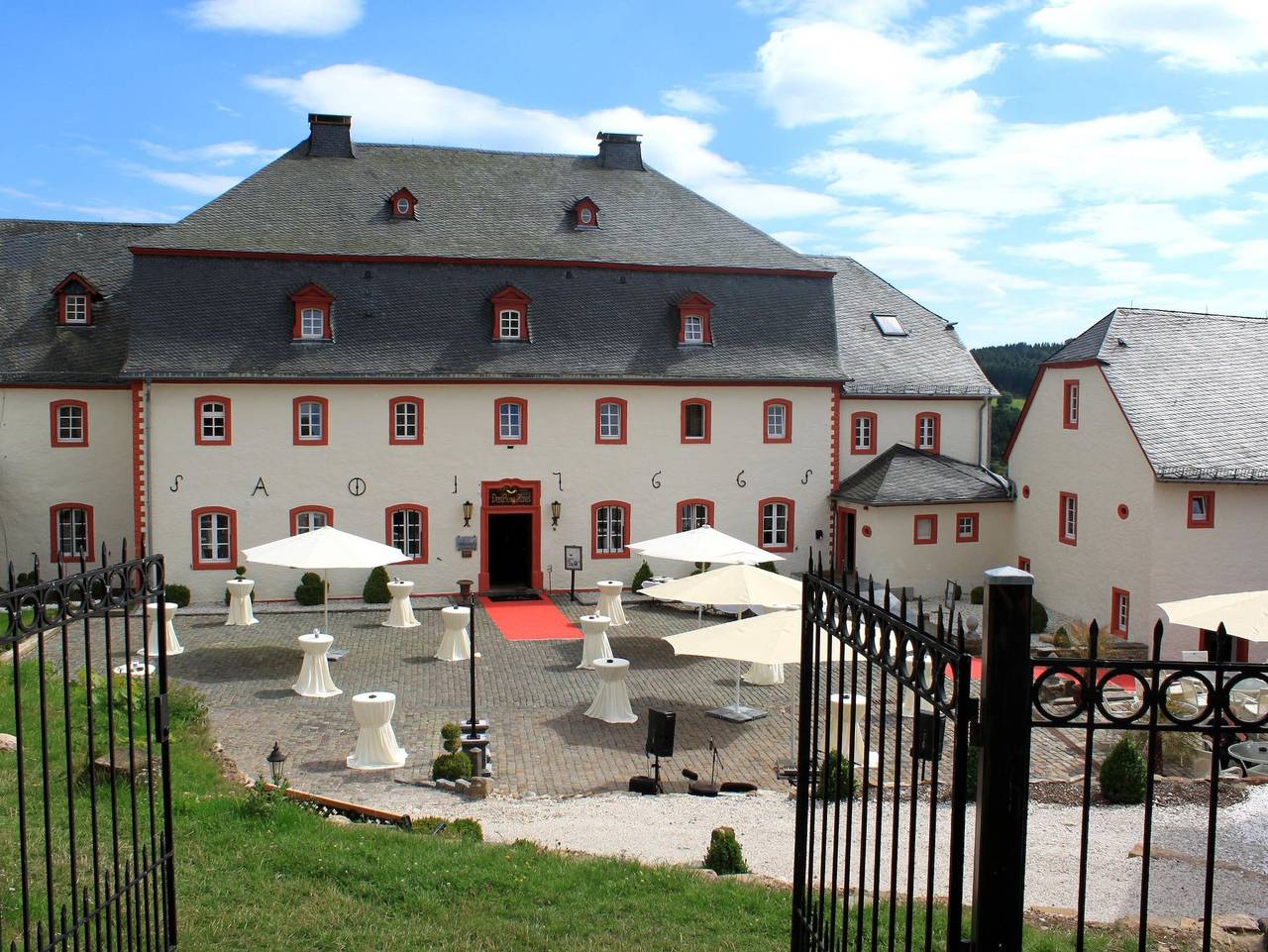 Burghaus und Villa Kronenburg in Kronenburg, Dahlem