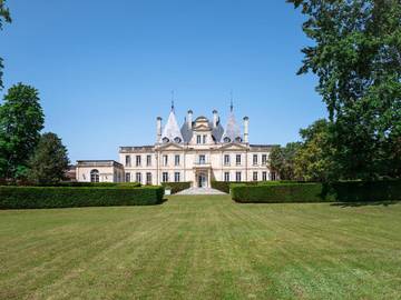 Chambre d’hôte pour 2 personnes, avec piscine ainsi que terrasse et vue à Lussac