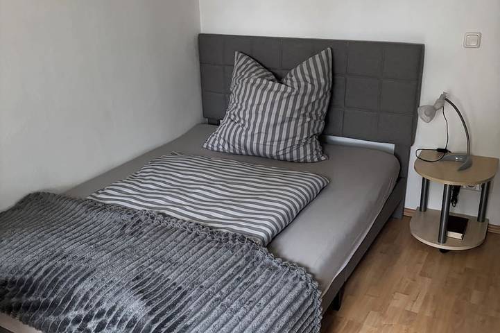 Cozy 1 room house in the middle of the garden in Heusenstamm, Distrito de Offenbach