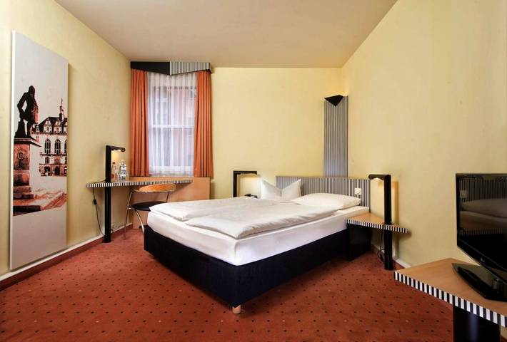 Hotel für 10 Personen, mit Terrasse in Halle