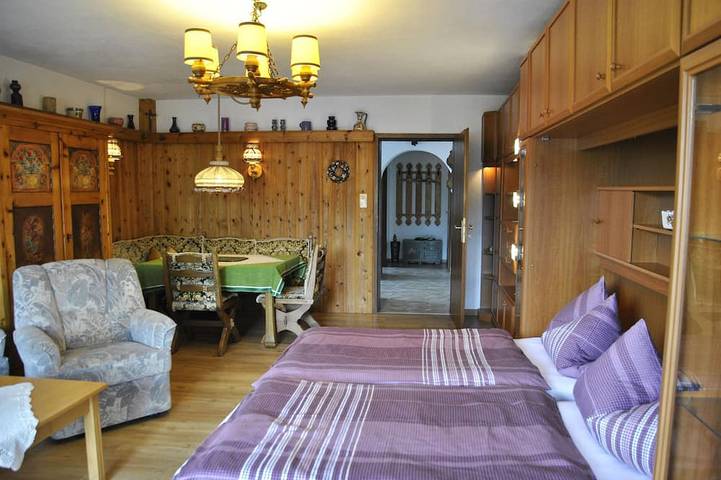 Ganze Wohnung, Ferienwohnung 'am Oberen Rain', gemütliche 1-Zi FeWo mit Bergblick am Waldesrand in Karwendel (Tirol), Mittenwald