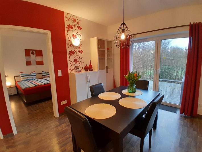 Ferienwohnung für 4 Personen, mit Balkon und Terrasse sowie Garten und Sauna