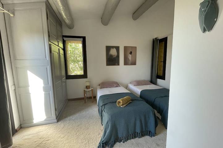 Location de vacances pour 10 personnes, avec jardin à La Roque-sur-Pernes - 3