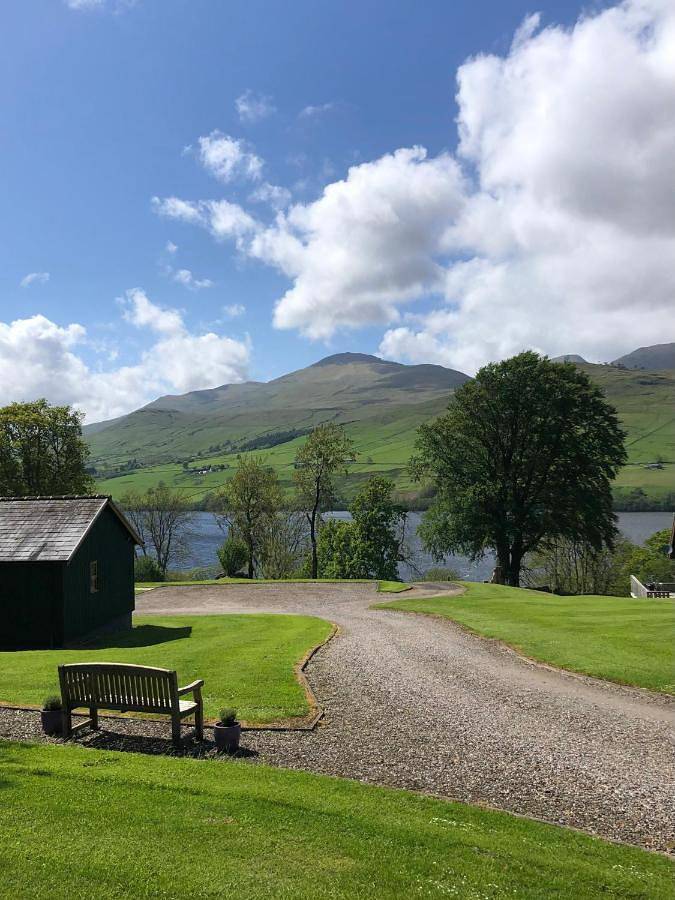 Holiday rental for 4 people, with lake view and view as well as garden in Loch Tay