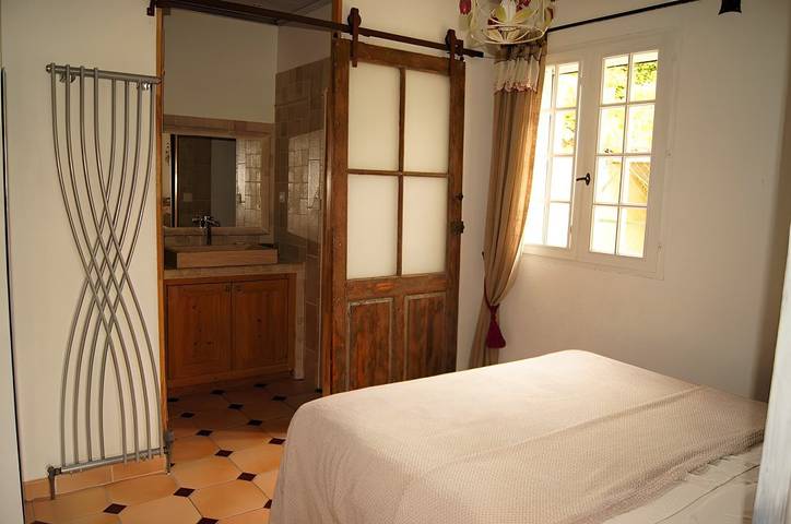 Gîte pour 2 personnes, avec jardin ainsi que terrasse et piscine, animaux acceptés dans le Vaucluse - 4