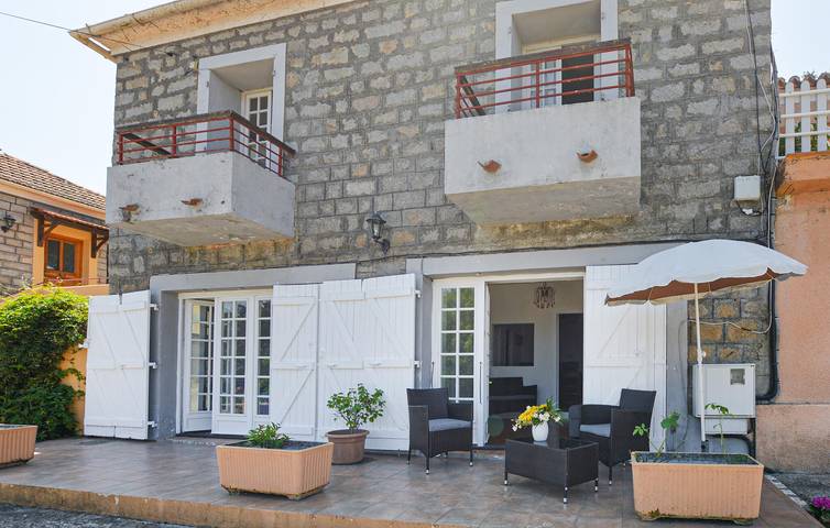 Gîte pour 4 personnes, avec Terrasse à Piana