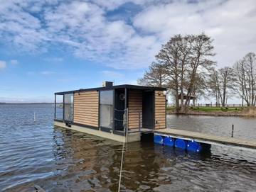 Ferienwohnung für 2 Personen, mit Sauna und Garten sowie Seeblick und Terrasse in Luckow