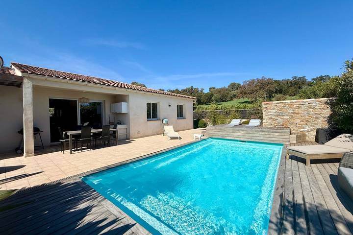 Ferienhaus für 8 Personen, mit Terrasse und Pool in Porto-Vecchio