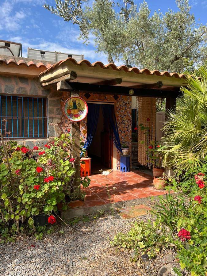 Apartamento para 4 personas, con Terraza y Jardín además de Piscina y Vistas en Lanjarón