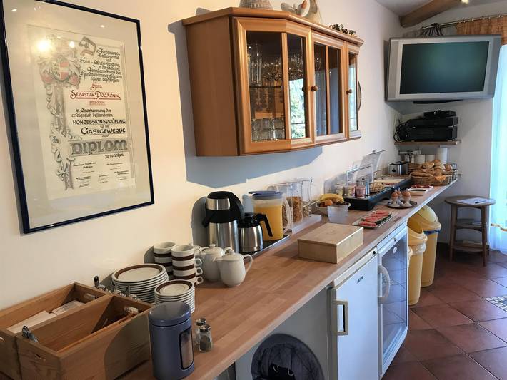 Ferienwohnung für 3 Personen, mit Balkon und Terrasse sowie Garten und Pool in Seeboden - 2