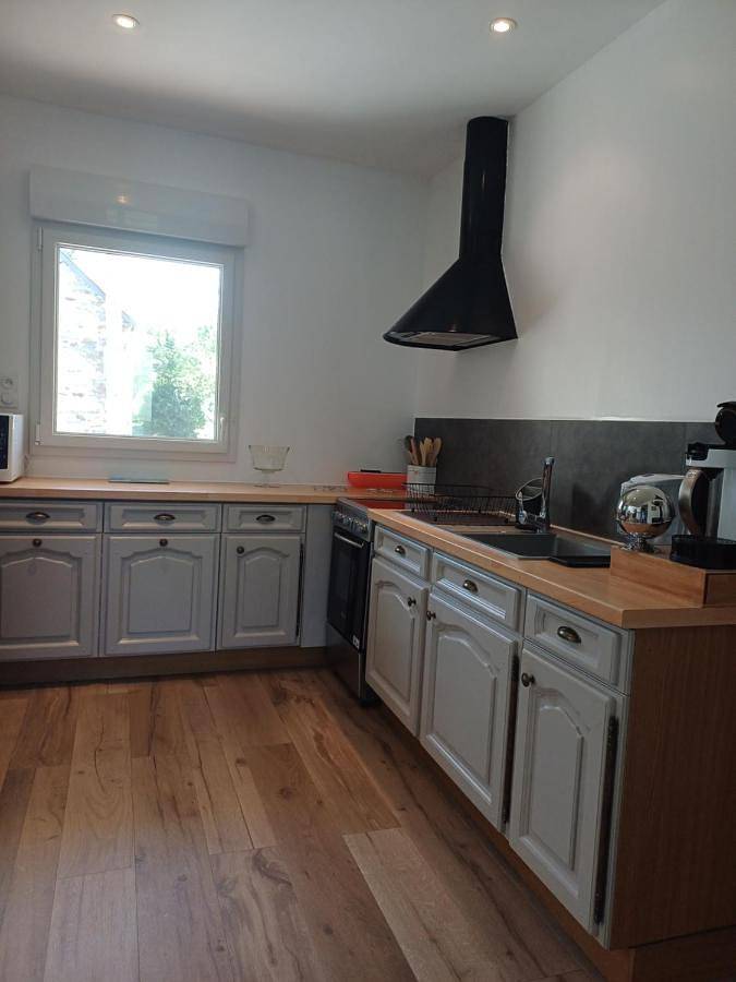 Appartement entier, Two-Bedroom Apartment in La Gacilly, Région de Vannes