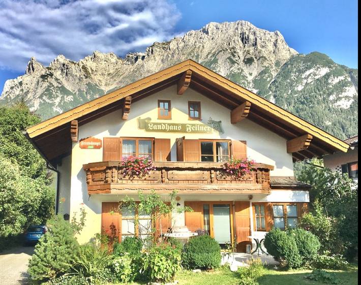 Ferienwohnung für 2 Personen, mit Balkon und Ausblick im Mittenwald