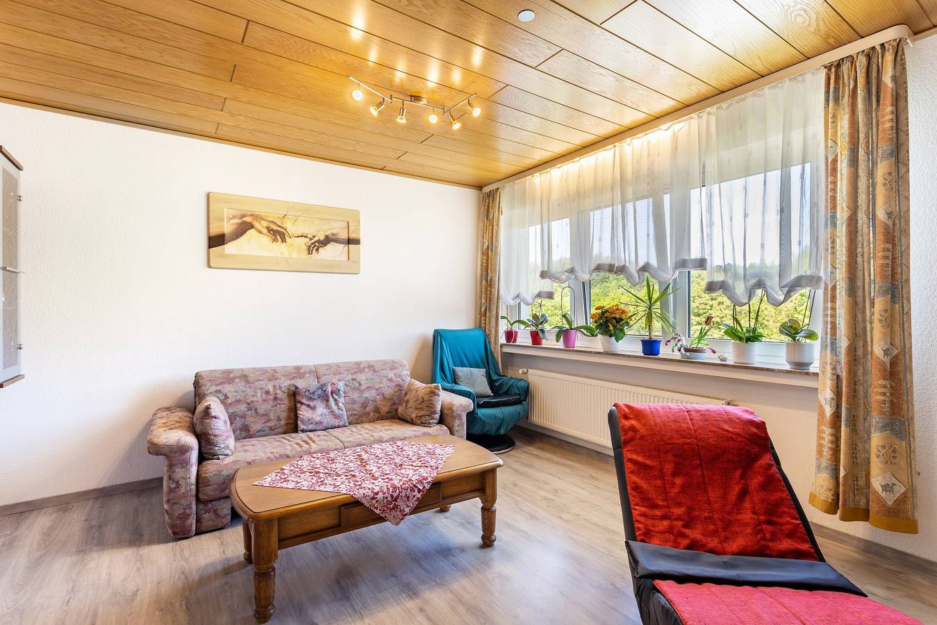 Ganze Wohnung, Gierske Ferienwohnung mit Bergblick und Gemeinschaftsgarten in Olsberg, Hochsauerlandkreis