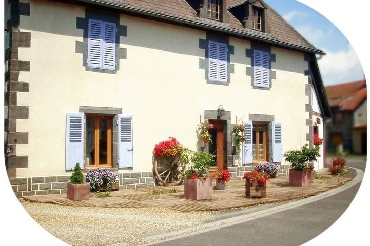Gîte pour 9 personnes, avec terrasse, animaux acceptés