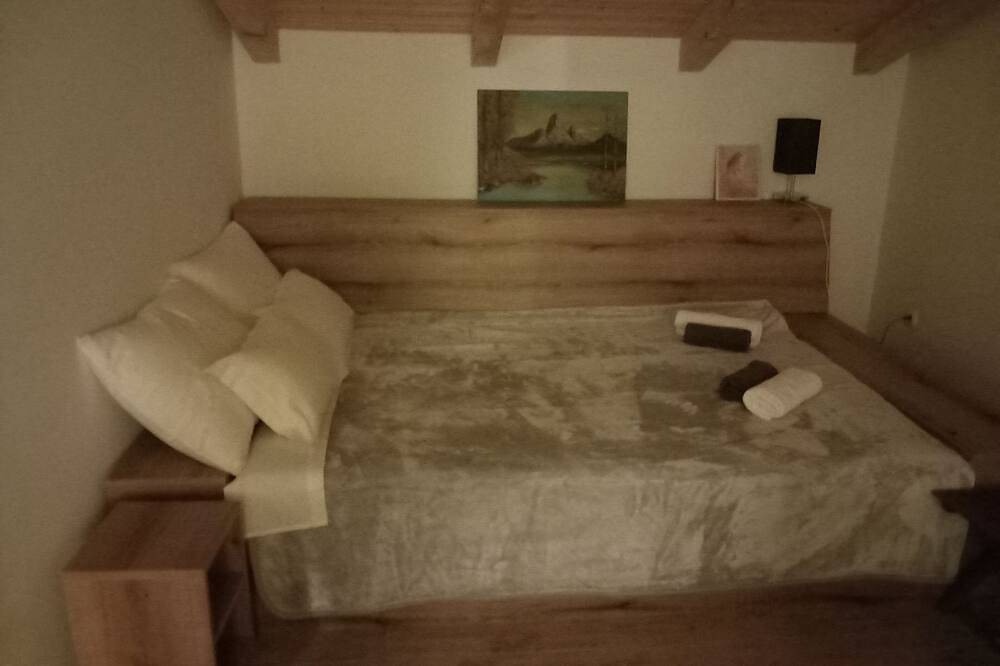 Charming 3-bedroom country house in peaceful Lička Jesenica with swimming pool in Karlovac und Umgebung