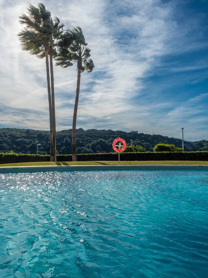 Location de vacances pour 8 personnes, avec bassin pour enfant ainsi que terrasse et vue à Casares