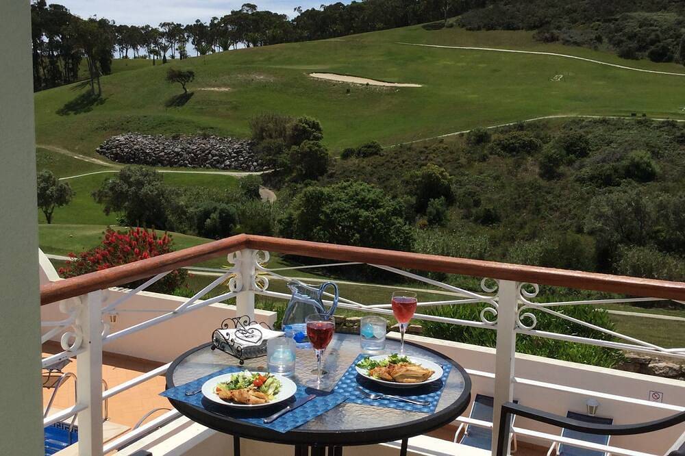 Prachtige villa met een prachtig uitzicht op de golfbaan en een eigen zwembad in Budens, Faro District