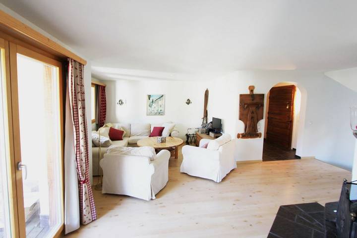 Ganze Wohnung, Apartment Tauschna mit Privat-Pool in Samedan, Sankt Moritz