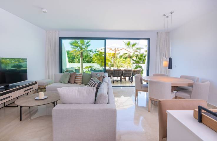Luxurious Townhouse & Rooftop Plunge Pool in Playa de La Cala - El Torreón (Mijas), Mijas