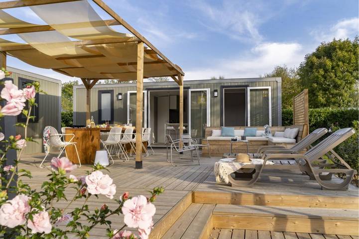 Mobil home pour 10 personnes, avec piscine ainsi que terrasse et jardin, animaux acceptés à Névez - 2