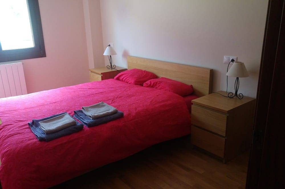 Entire apartment, Nice apartment at the foot of the Picos de Europa, surrounded by nature trails. in Las Arenas (Cabrales), Cabrales