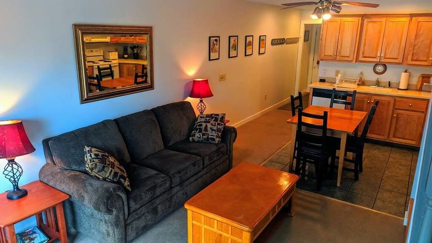 Vacation rental for 8 people, with balcony in Burke