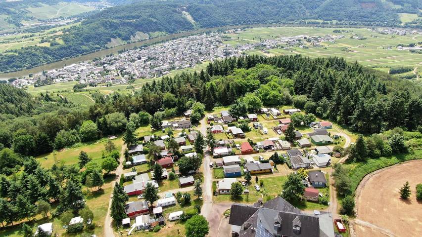 Ferienhaus für 2 Personen, mit Balkon und Terrasse sowie Garten in Kröv