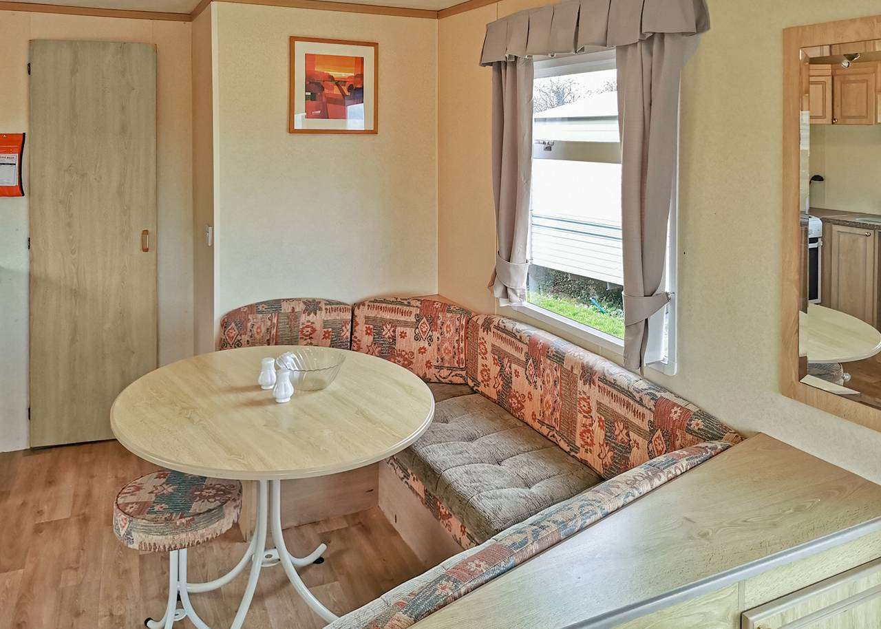 Bronze Plus 3 Bed Pets Sleeps 6 in Clarach Bay, Cardigan Bay