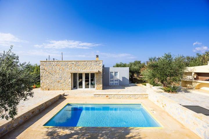 Location de vacances pour 4 personnes, avec terrasse et jardin dans Stoupa