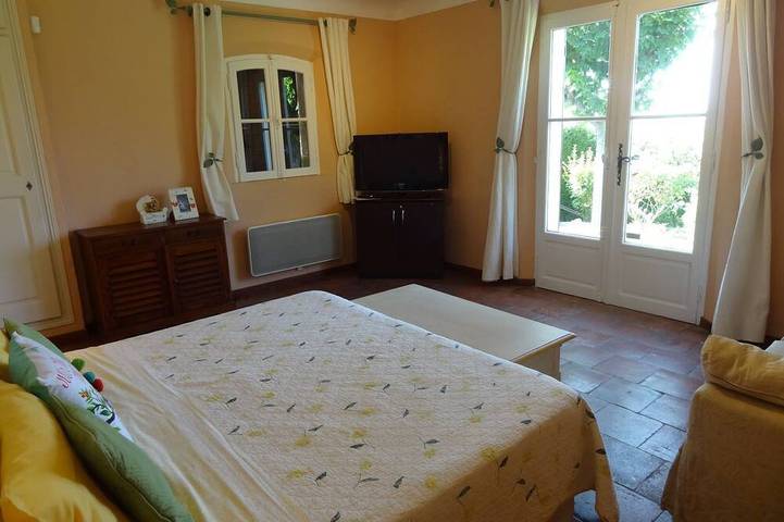 Pet Friendly Villa with private pool and fantastic sea view of Cote D'Azur in Saint-Jeannet, Mediterranean Coast (France)