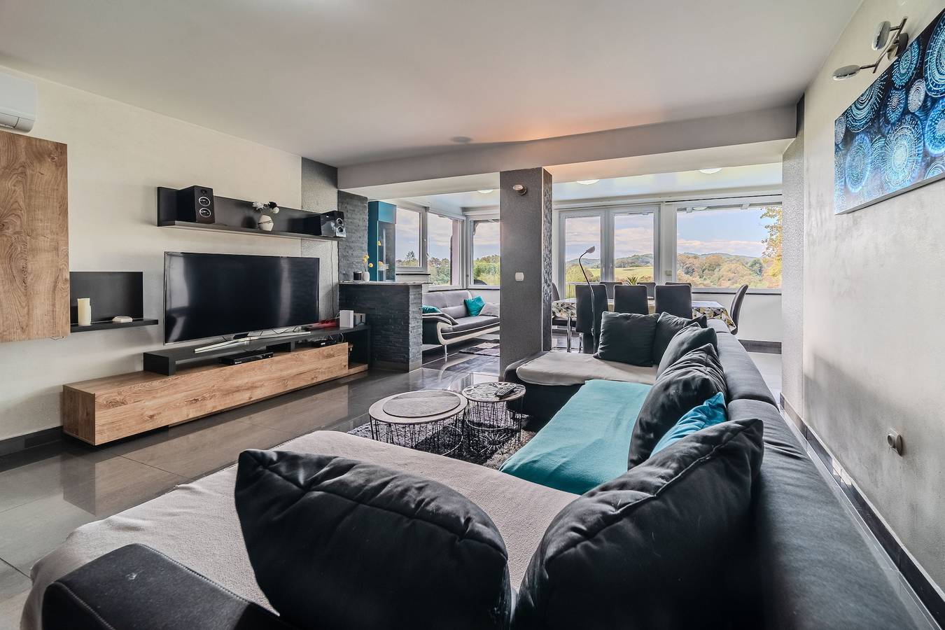 Riverside House with Pool and Hot Tub in Karlovac, Karlovac und Umgebung