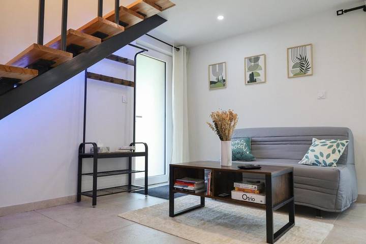 Gîte pour 4 personnes, avec jardin et vue à Chazey-sur-Ain - 4