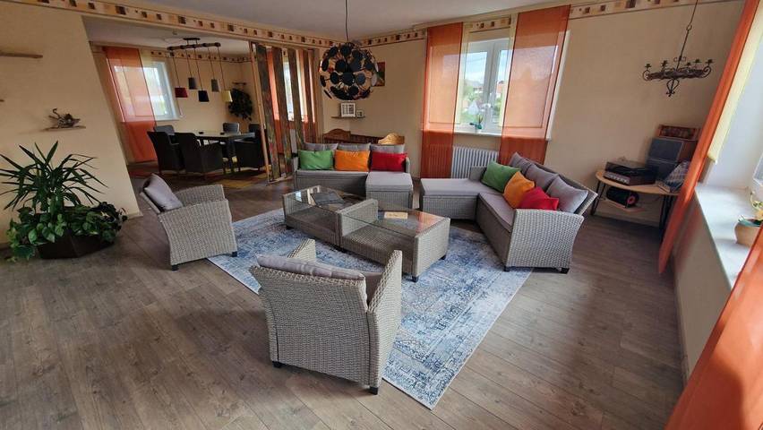 Ferienwohnung für 6 Personen, mit Balkon und Terrasse sowie Ausblick in Burgau