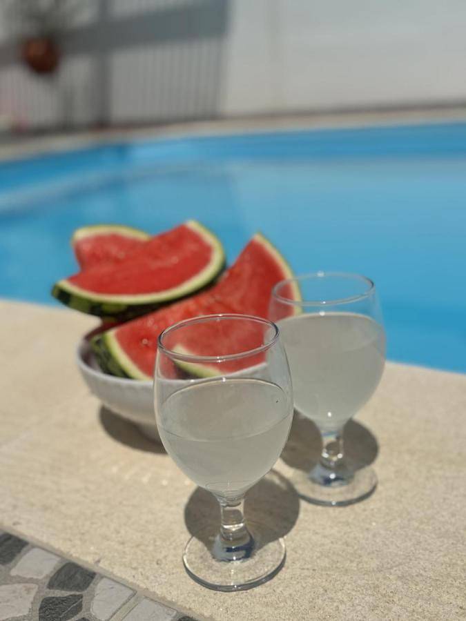 Location de vacances pour 6 personnes, avec terrasse ainsi que jardin et piscine dans Almeirim - 4