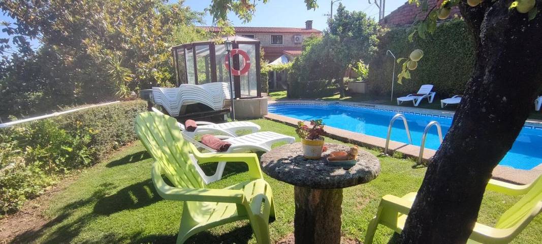 Casa rural para 13 personas, con jacuzzi y piscina además de terraza y jardín, Se admiten mascotas en Provincia de Pontevedra - 2