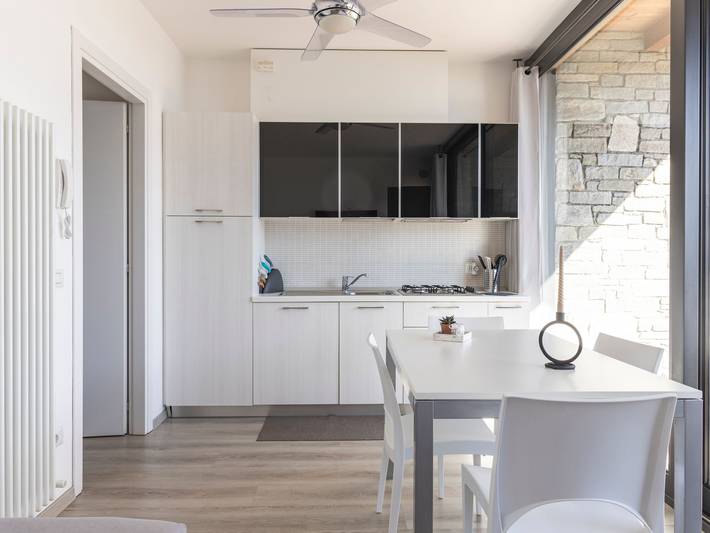 Gîte pour 2 personnes, avec terrasse ainsi que jardin et piscine à Vercana - 3