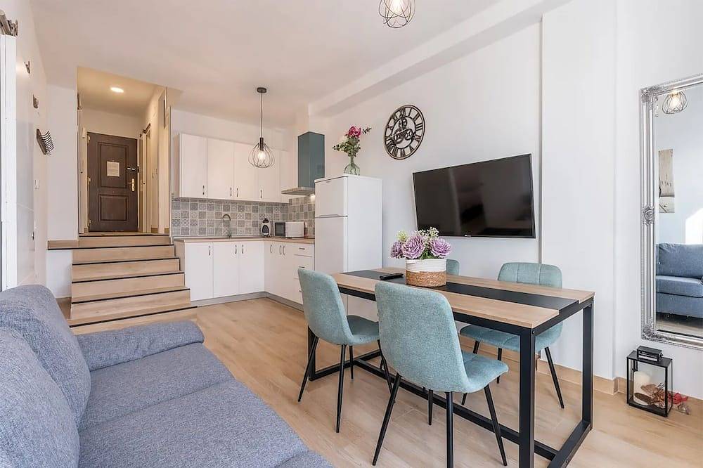 Ganze Wohnung, Edificio Los Alpes Apartment 'Frio Y Sol' with mountain views, private terrace, parking space, private parking space in Sierra Nevada Ski Resort, Monachil