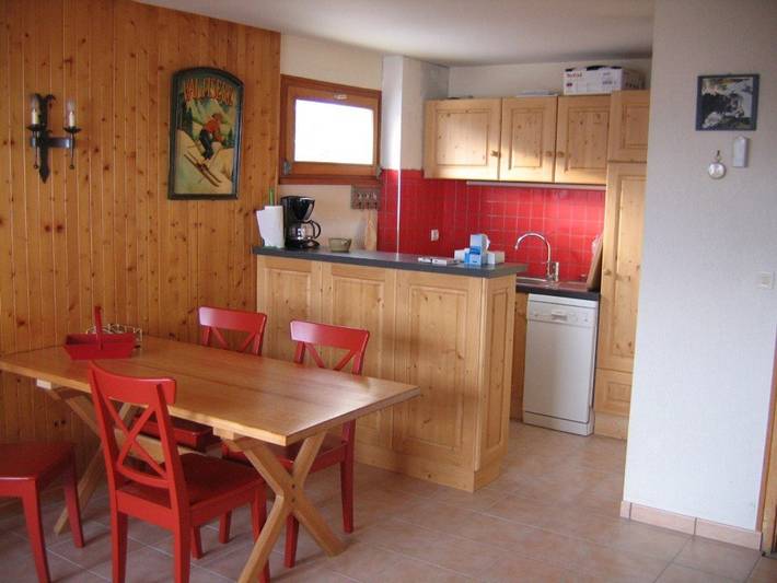 Gîte pour 4 personnes, avec balcon dans Chinaillon