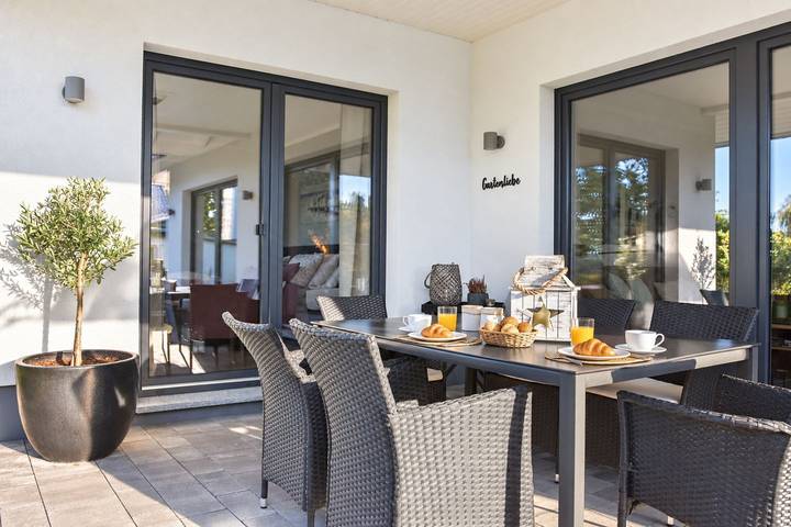 Inselhaus Carla - Luxus pur in ruhiger Lage - Infrarotkabine - Kamin in Korswandt, Usedom