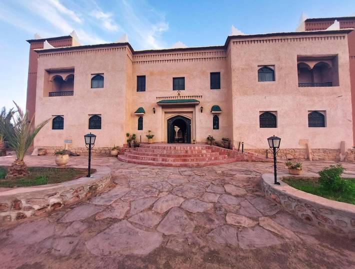 Alojamiento y desayuno para 2 personas, con sauna y jardín además de piscina y jacuzzi - 1