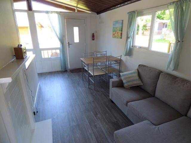 Entire apartment, Chalet 26 in Seaton, Devon