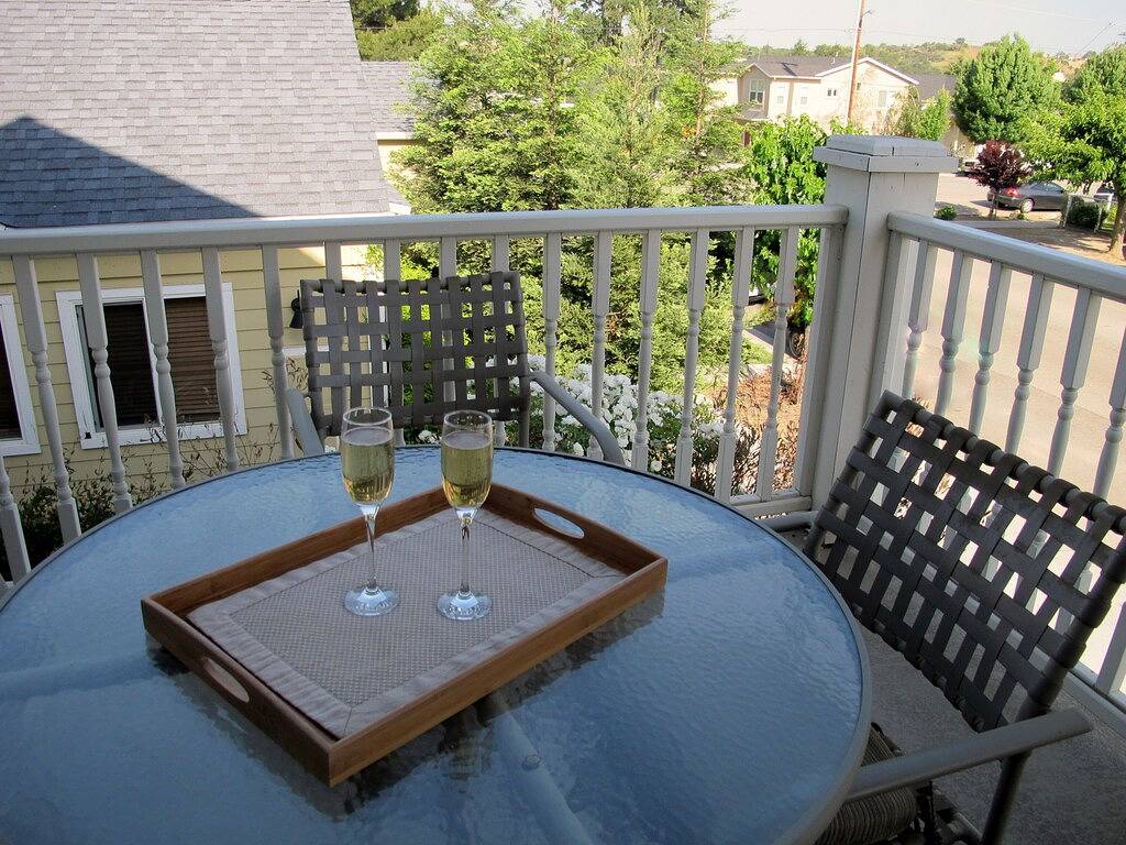 Suite 16th - Charme vergangener Zeiten, kostenloses Wlan, Kabel, Innenstadt in El Paso de Robles, San Luis Obispo County