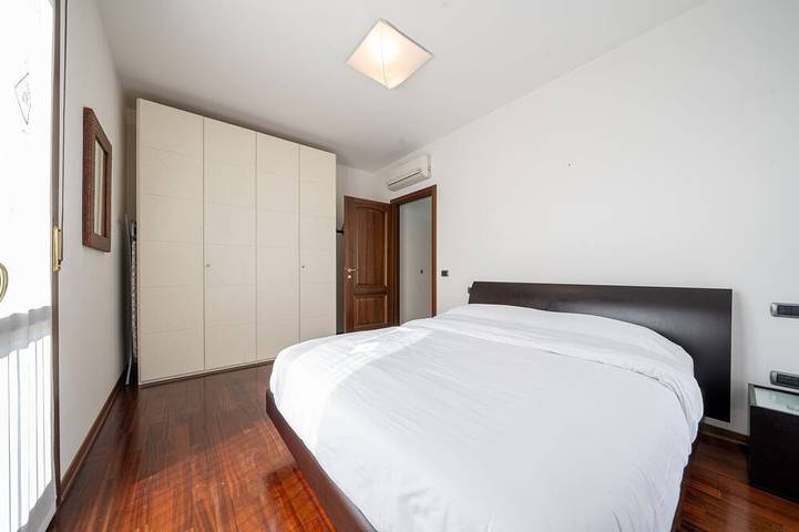 Casas e apartamentos de temporada para 4 pessoas, com terraço e jacuzzi em Módena