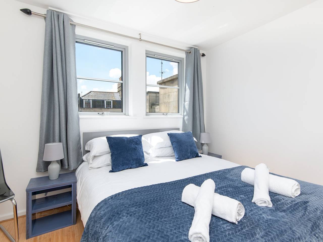 Entire apartment, Bright modern one bed apartment - Bath city centre - Pass the Keys in Bath, Bath & North East Somerset