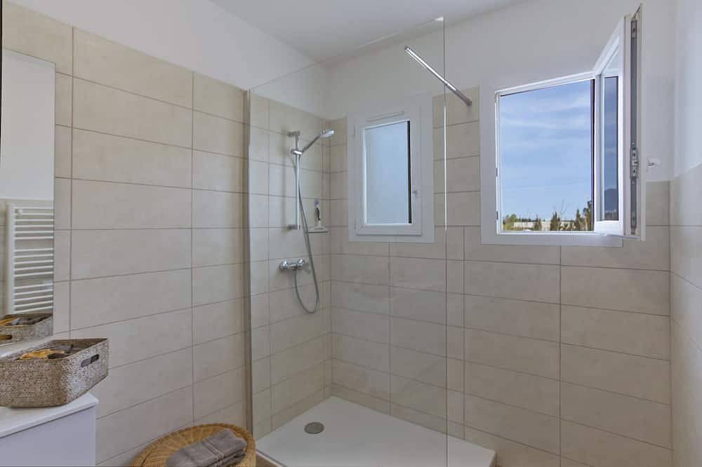 Ganze Wohnung, Location Avec Vue Mer Dans Un Petit Immeuble in San-Giuliano, Corte und Umgebung
