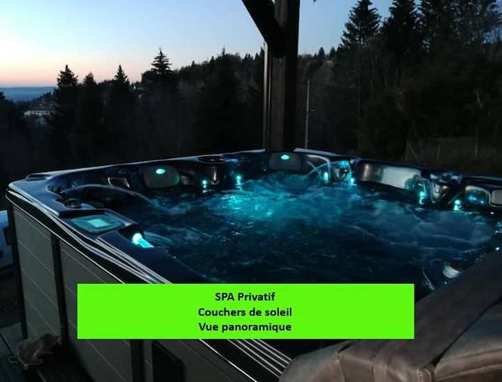 Chalet pour 2 personnes, avec Balcon et Jacuzzi ainsi que Terrasse et Jardin