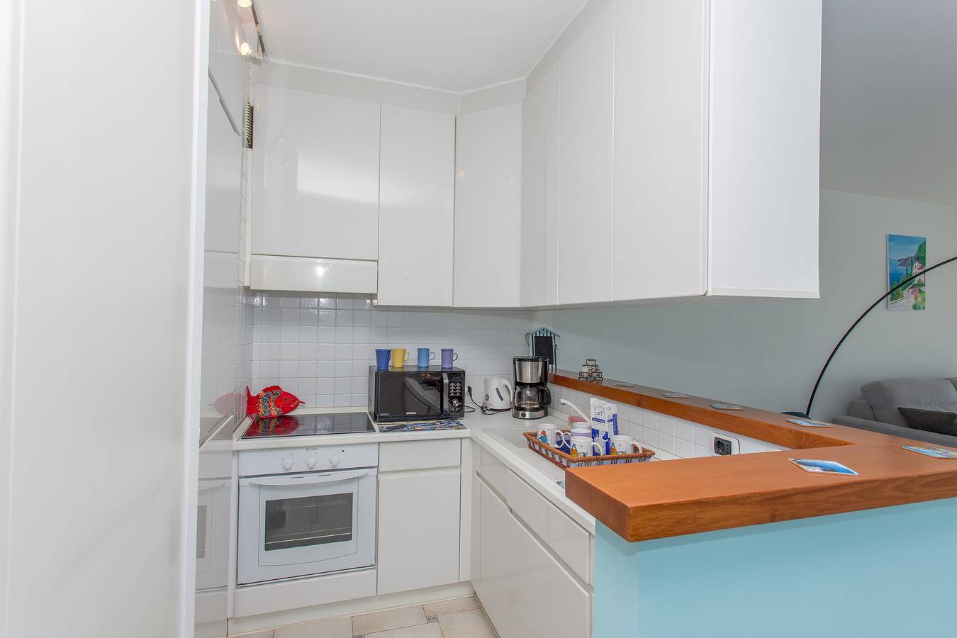 Entire apartment, Giotto - Magnificient 3 rooms facing sea and port with terrace (18Gp) in Menton, Nice region