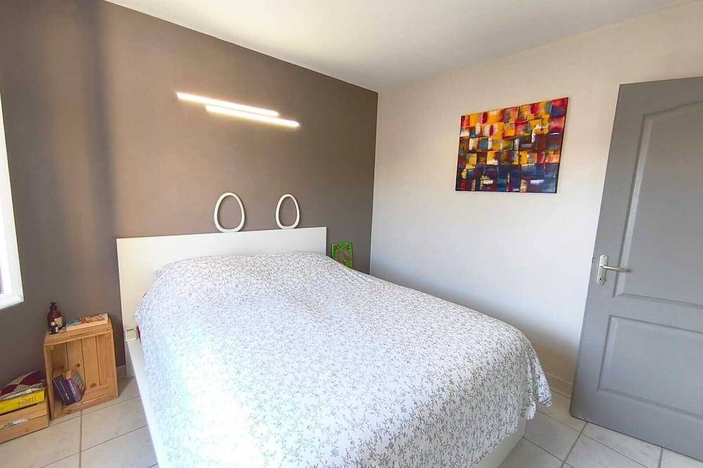 In the olive garden in Marseille, Marseille region